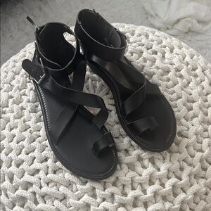 Universal Thread Black Strappy Sandals